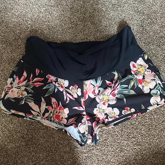 Roxy Floral Swim Board Shorts - Black and Pink - Picture 3 of 4